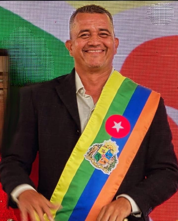 Lcdo. Yoel Lisandro Solorzano
